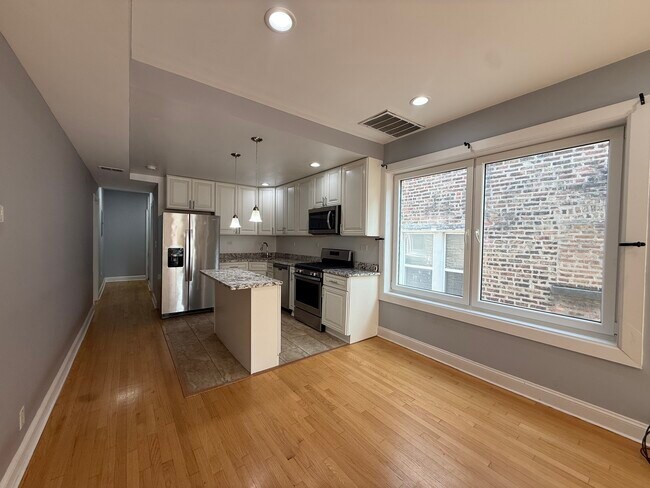 Photo - 2449 N Ridgeway Ave Unit 2