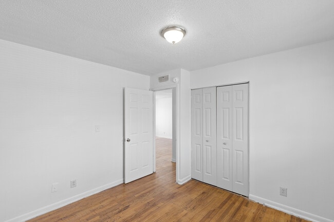 Photo - 922 Holmes Apartments