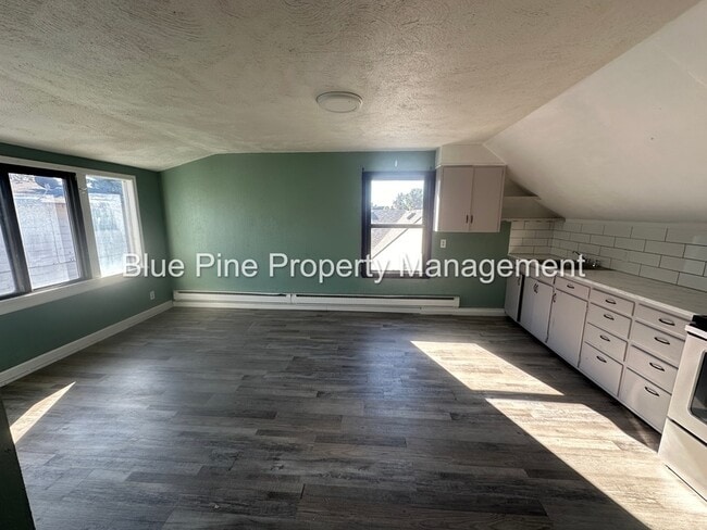 Photo - 458 H St Unit 1