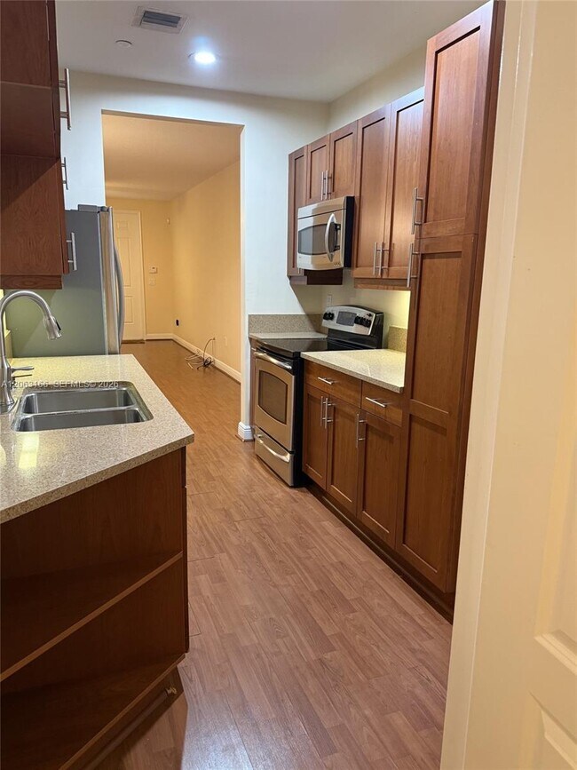 Photo - 1333 SW 4th Ct Unit 1333