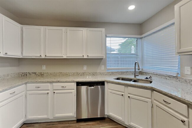 Photo - 19018 Oakway Dr