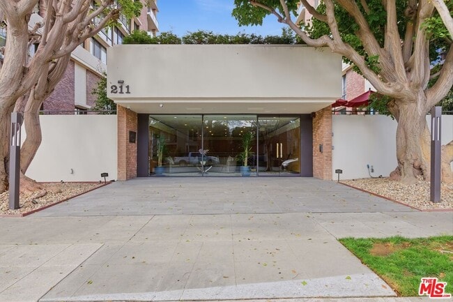 Photo - 211 S Spalding Dr Unidad 107N