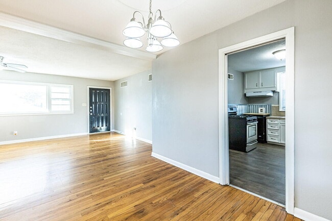 Photo - 3814 32nd St