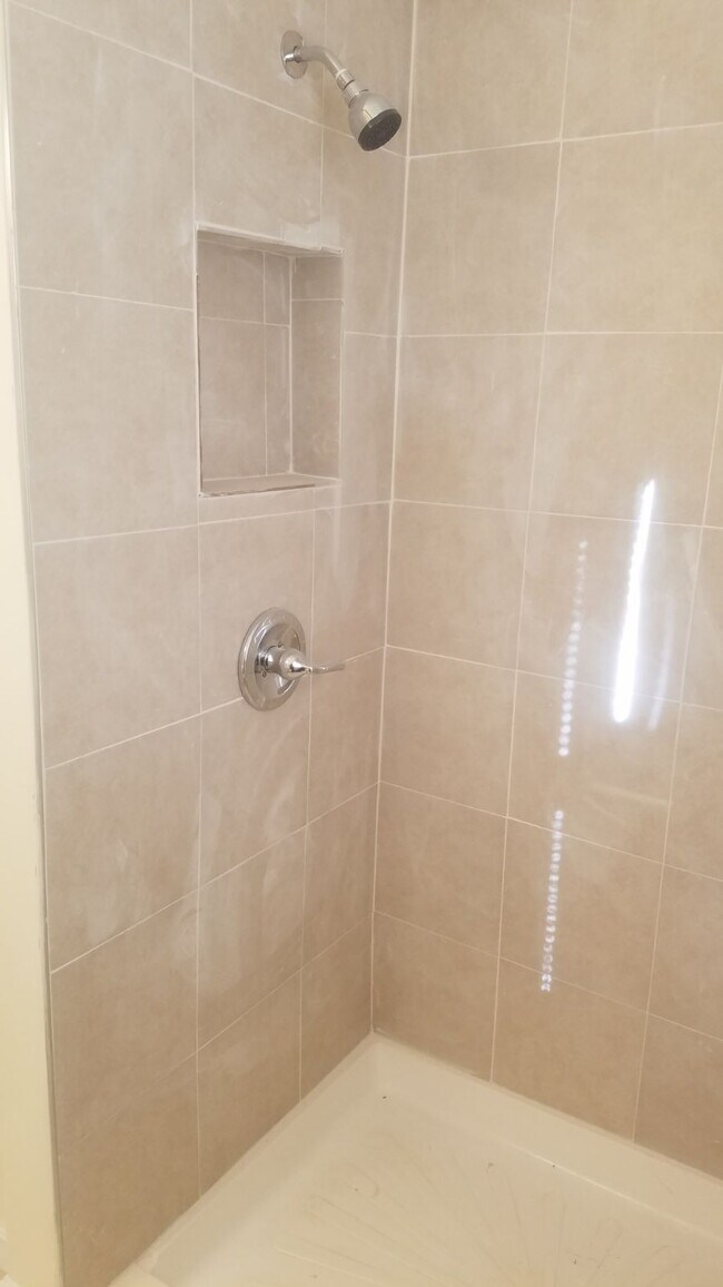 Photo - 4630 Brooks St NE Unit 4