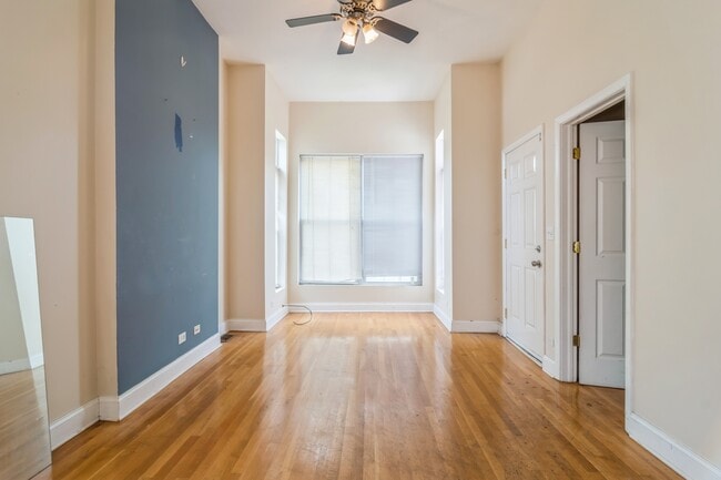 Photo - 2420 W Polk St Unit 1