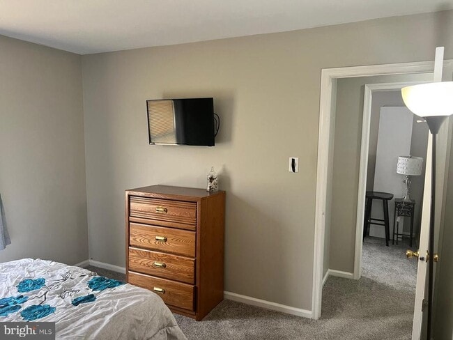 Photo - 69 Hampshire Rd