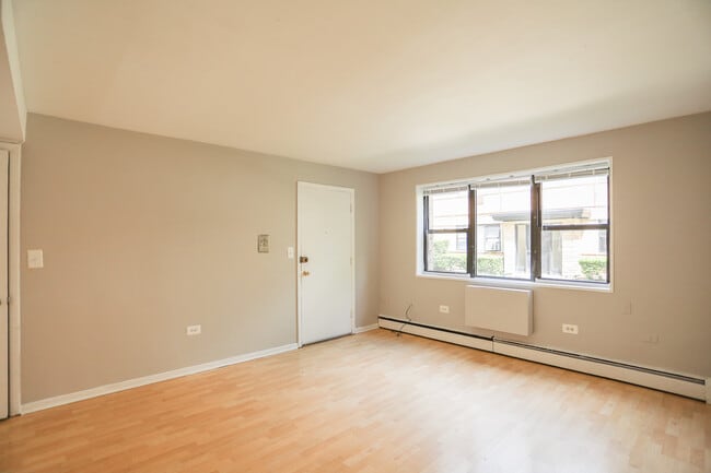 Photo - 1660 W Pratt Blvd Unit 3S