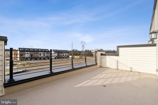 Photo - 22798 Tawny Pne Sq