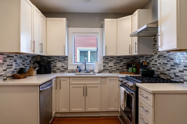 Photo - 58 Bromfield St Unit 1