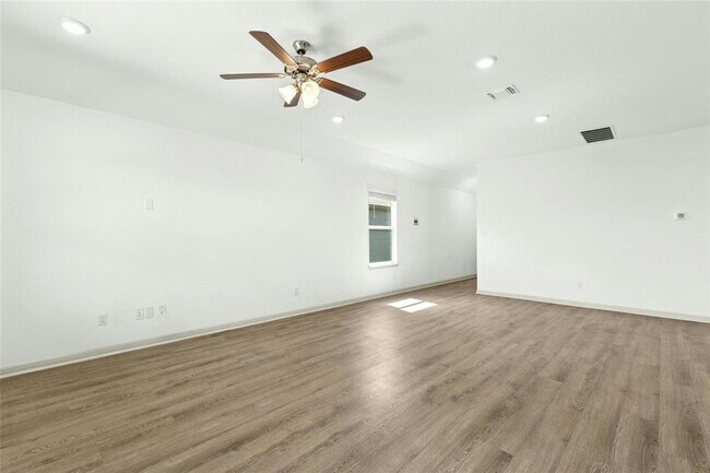 Photo - 203 Sweetwater Crk Ln