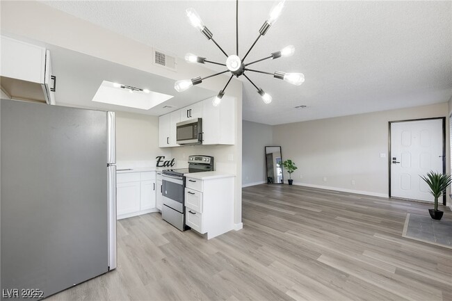 Building Photo - 5036 Newport Cove Dr Unit B Rental