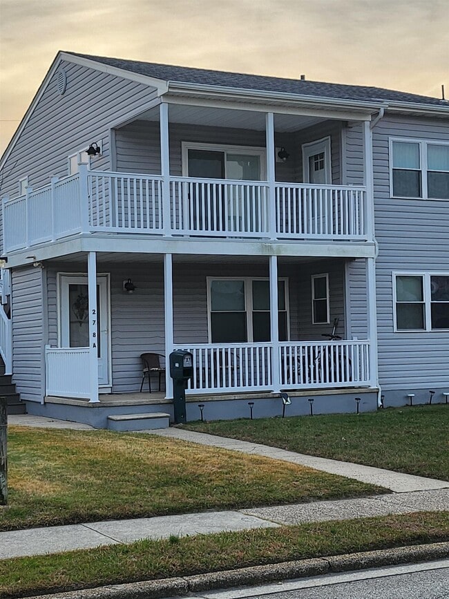 Building Photo - 278 38th St S