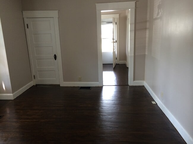 Photo - 212 E 2nd St