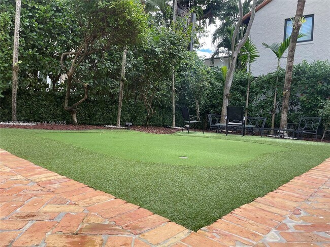 Photo - 454 Rosaro Ave