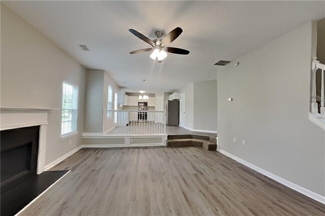Photo - 2896 Spence Ct NE
