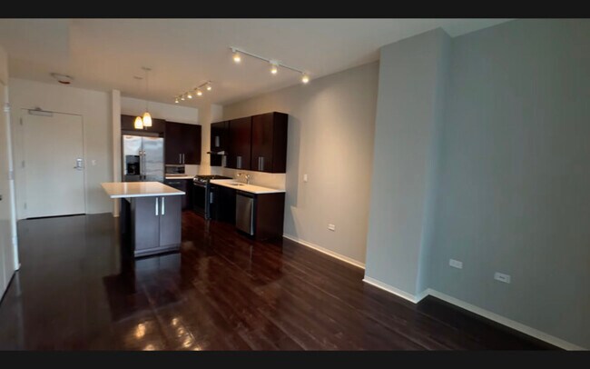 Photo - 900 W Washington Blvd