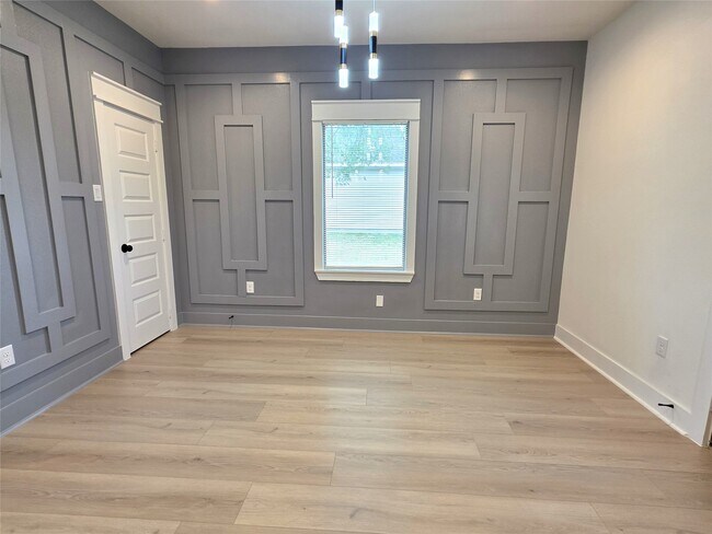 Photo - 19539 Dunbar Ave