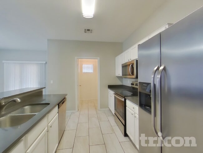 Photo - 442 E Cheyenne Rd