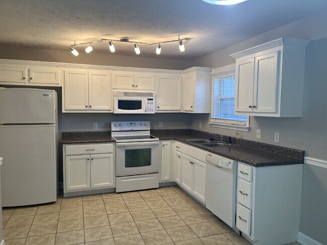 Photo - 3241 Hardwood Dr