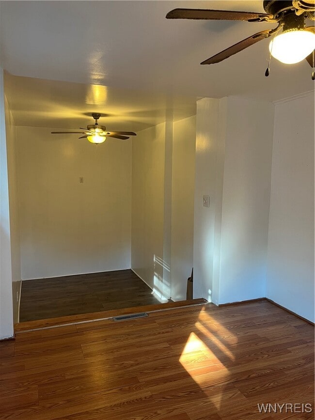 Photo - 61 Lynncrest Terrace