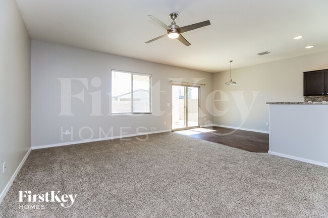 Photo - 38137 La Paz St