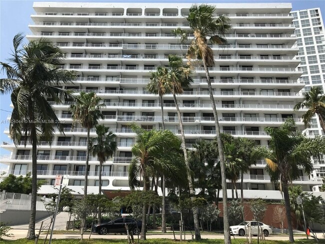 Photo - 200 SE 15th Rd Condo Unit 7I