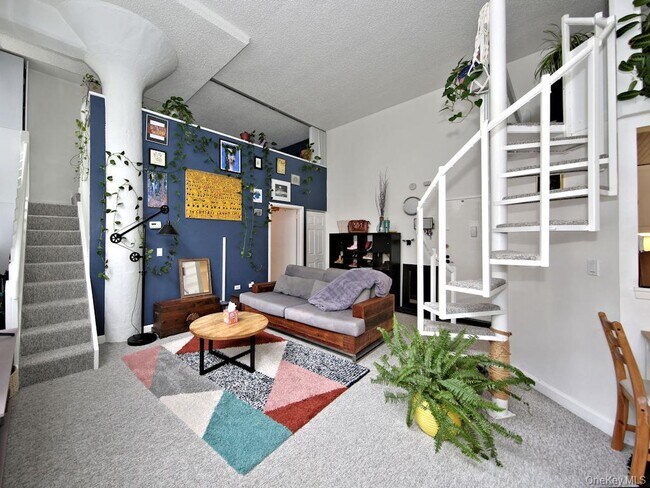 Photo - 1 Landmark Sq Unit 410