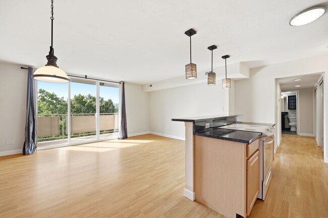 Photo - 1800 Jefferson Park Ave Unit 912