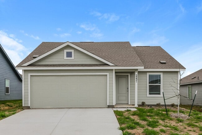 Building Photo - 2221 Crested Saguaro St