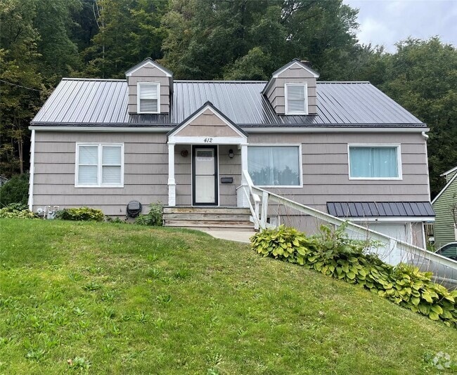 Building Photo - 412 Lyndale Dr Rental