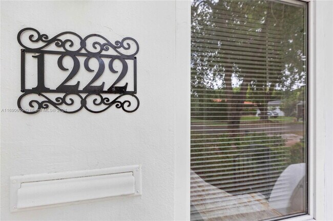 Photo - 1222 Genoa St