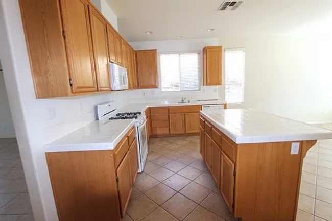 Photo - 40269 Miklich Dr