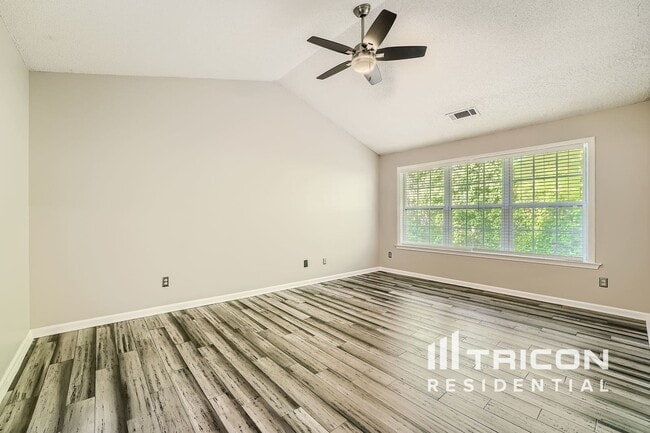 Photo - 4880 Bankside Way