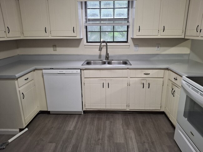 Photo - 1903 Oxford Dr