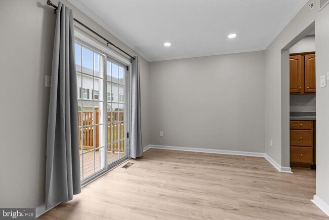 Photo - 115 Goldfinch Ct