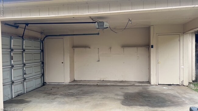 Photo - 6804 S Creek Dr