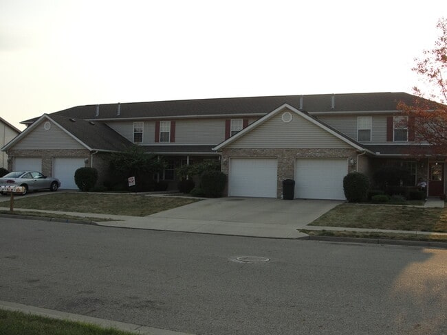 Photo - 140 Heather Rd Townhome