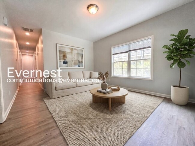 Photo - 1725 Church St NW