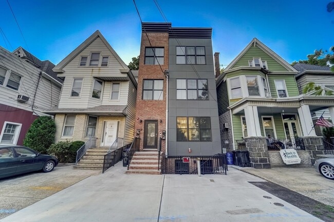 Building Photo - 2765 John F. Kennedy Blvd Unit 1