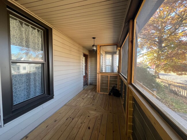 Photo - 3 bed and 2 bath house in downtown Johnson...