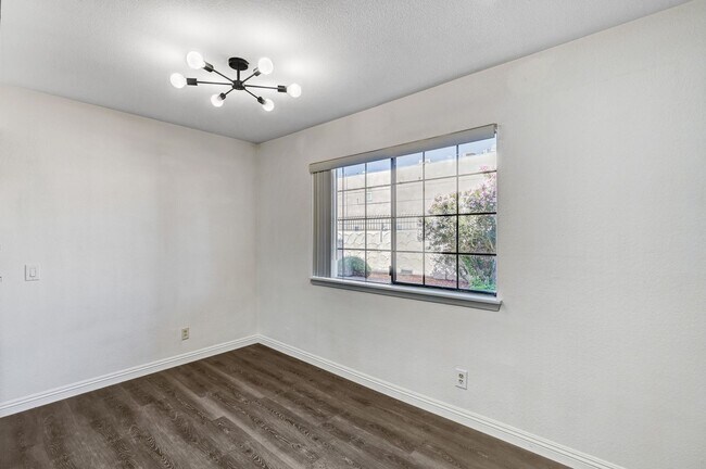 Photo - Clean and Ready to Move-in