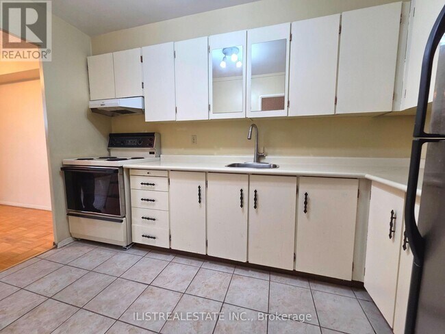 Photo - 5 Massey Square Unit 407