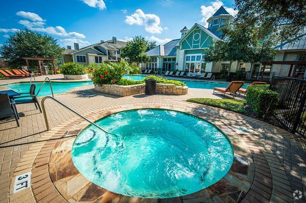 Jacuzzi - Bridge at Soco Crossing