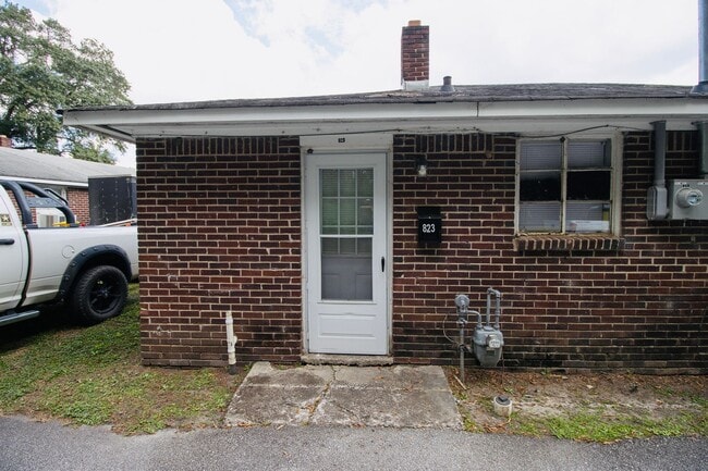Building Photo - Bright & Convenient 2 Bedroom, 1 Bath in West Columbia