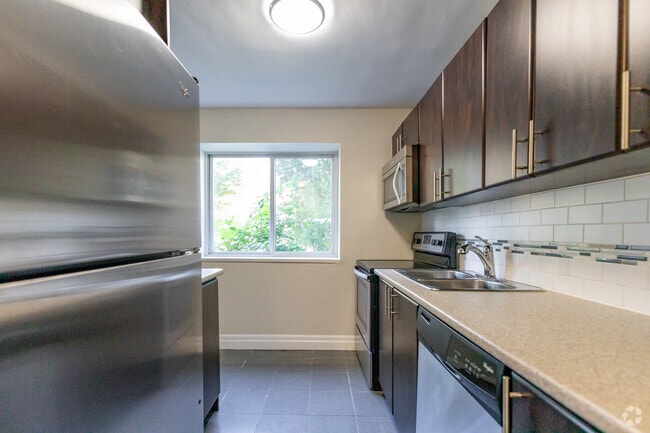1BR, 1BA - Kitchen