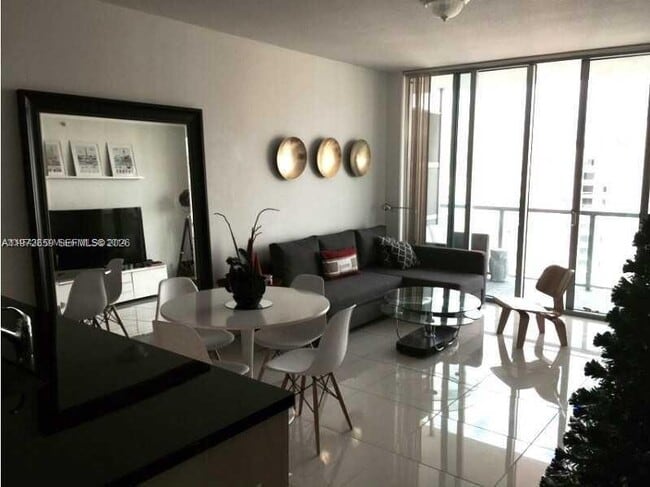 Photo - 1111 SW 1st Ave Unidad 3724-N