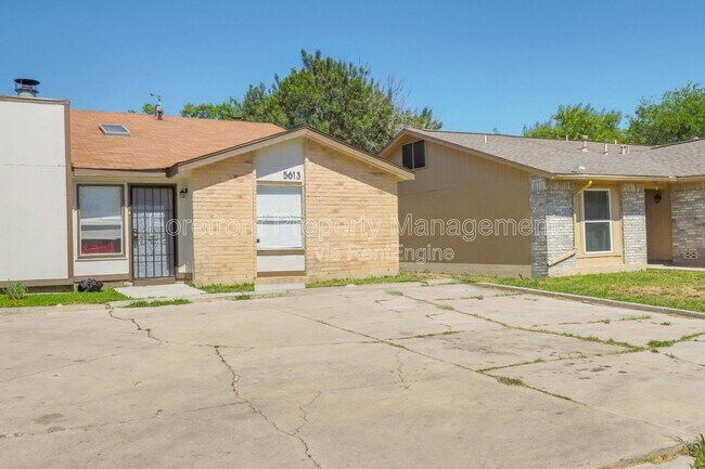 Building Photo - 5613 Lochmoor