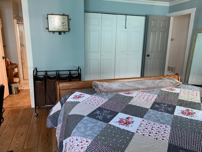 Photo - 112 W Dooley Ln