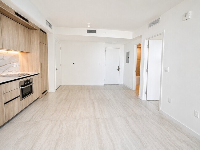 Photo - 77 SE 5th St Unit 2015