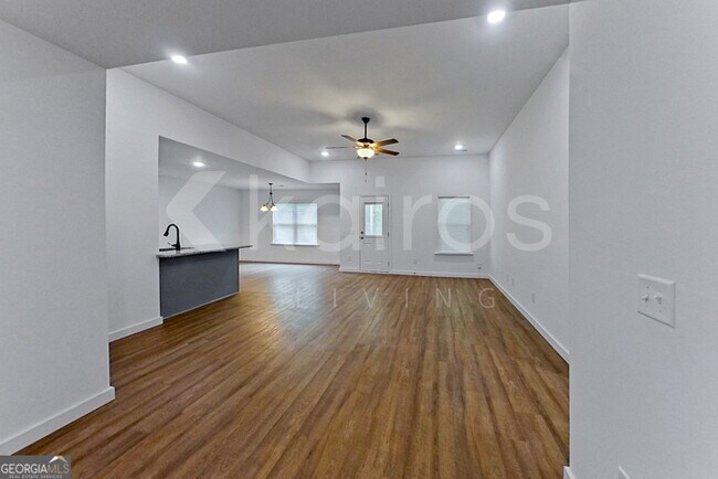 Photo - 142 Hughes Dr
